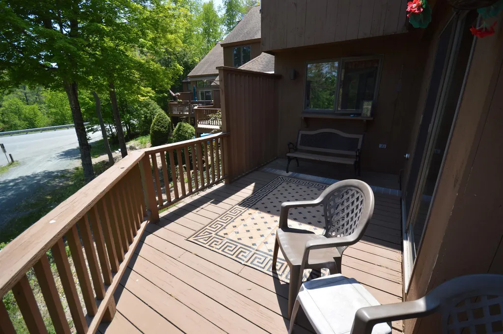 3 Lakeview Place Grantham NH 03753