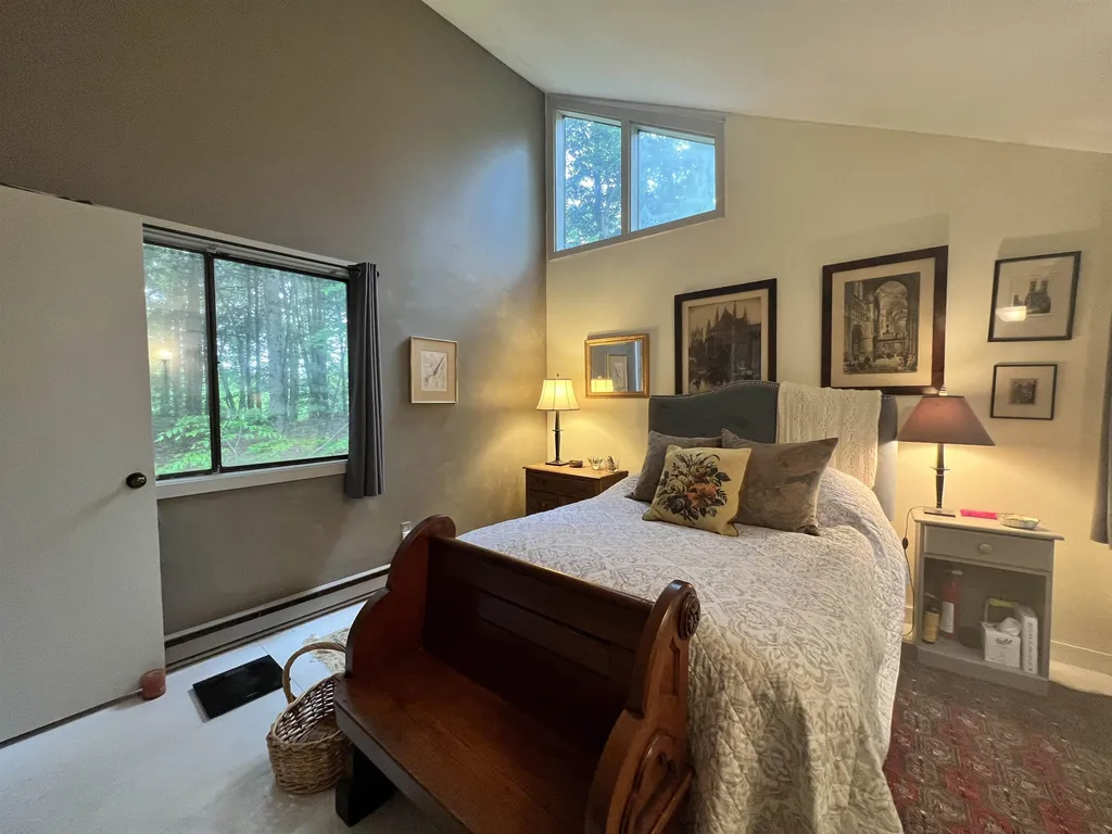 4 Hickory Overlook Enfield NH 03748