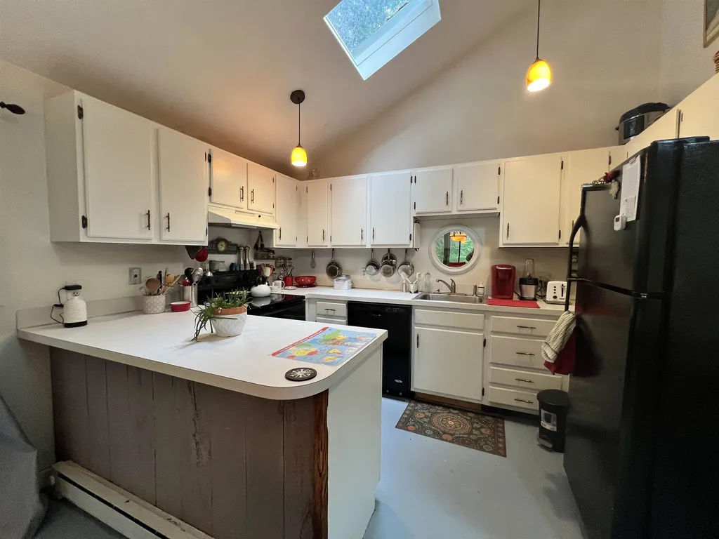 4 Hickory Overlook Enfield NH 03748