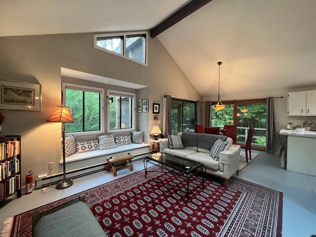 4 Hickory Overlook Enfield NH 03748