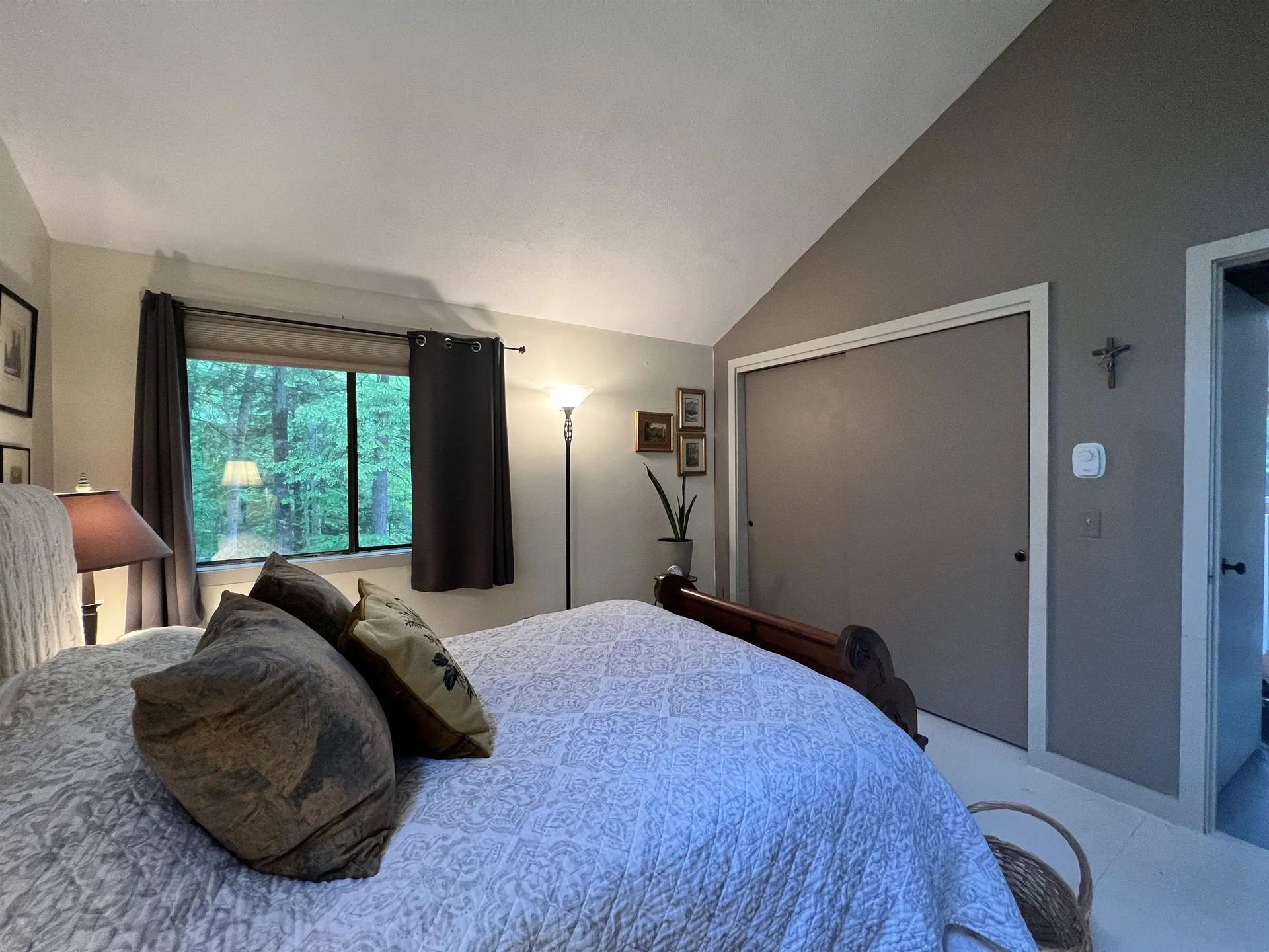 4 Hickory Overlook Enfield NH 03748