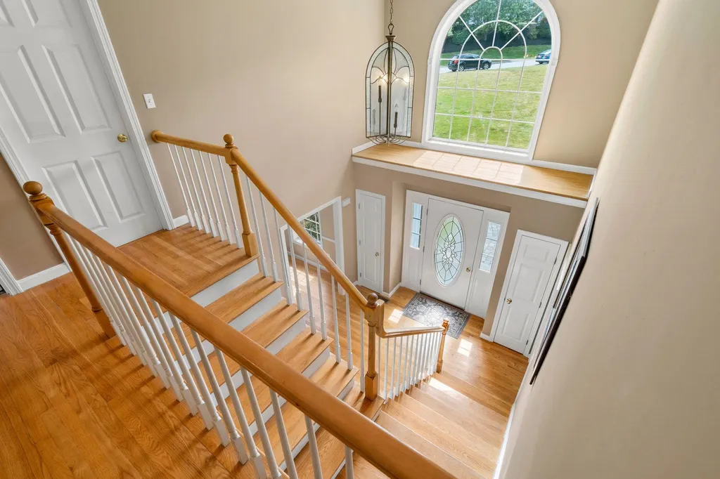14 Longview Circle Pelham NH 03076