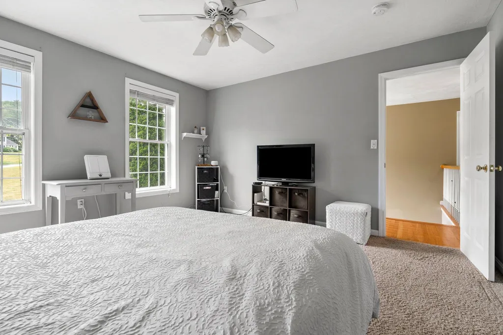 14 Longview Circle Pelham NH 03076
