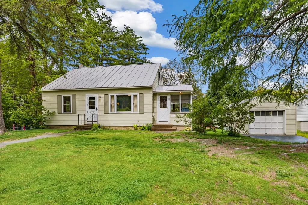 13 Floyd Avenue Lebanon NH 03784