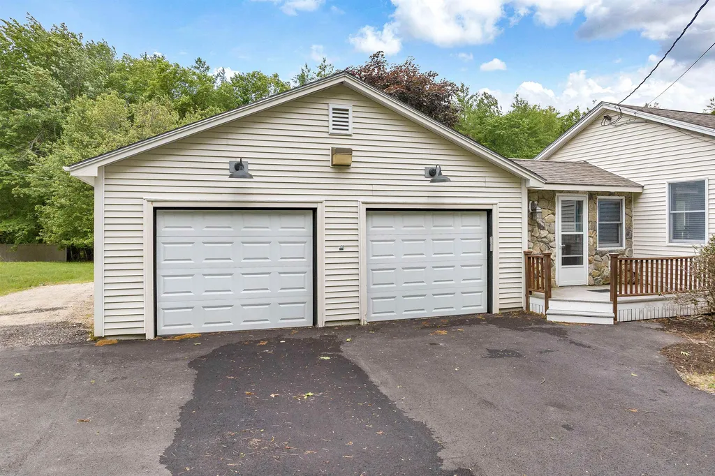 465 Governor Wentworth Highway Wolfeboro NH 03894