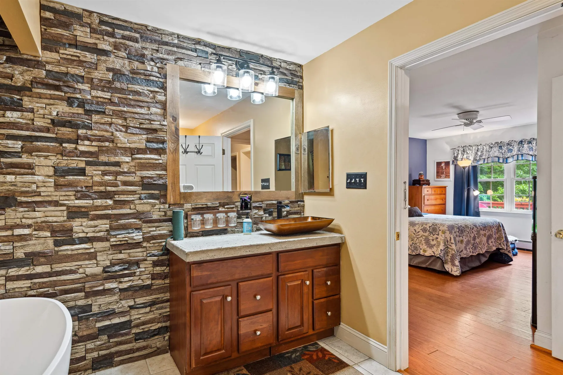 140 Cream Pot Road Hartland VT 05048