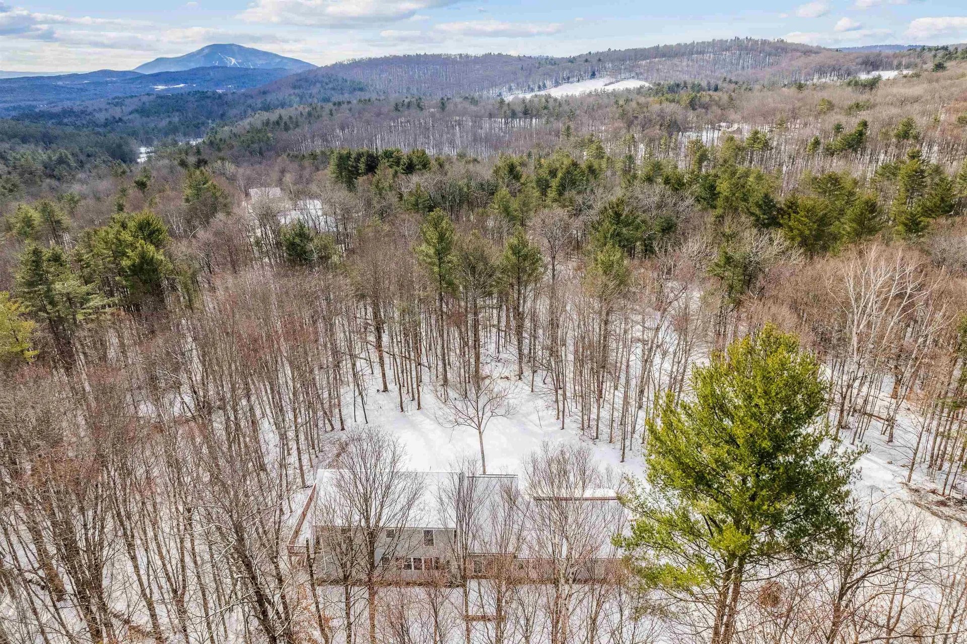 140 Cream Pot Road Hartland VT 05048