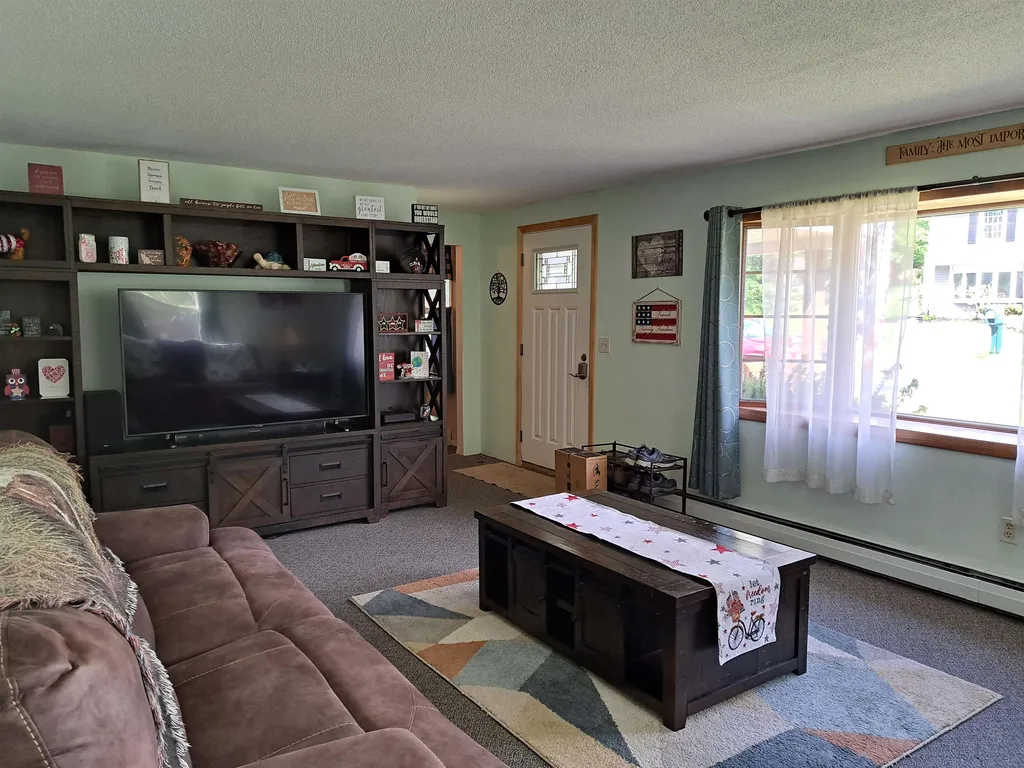 4 Fenway Lane Claremont NH 03743