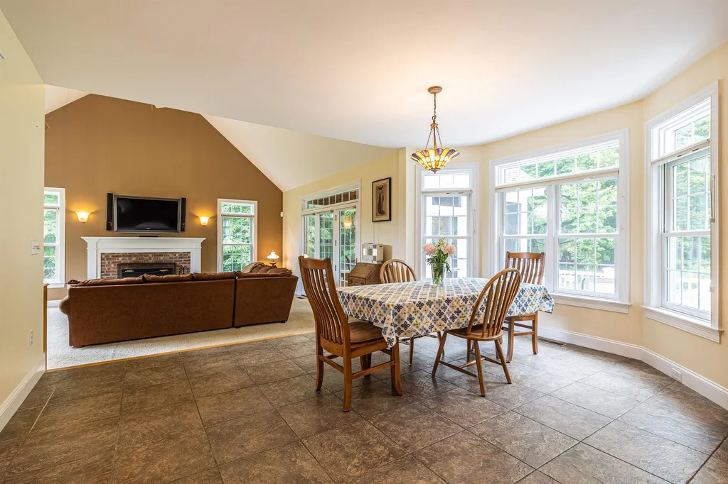 9 Thackeray Road Concord NH 03301