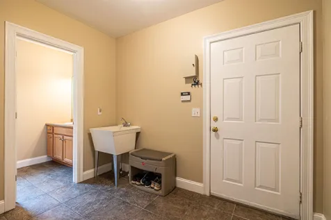 9 Thackeray Road Concord NH 03301