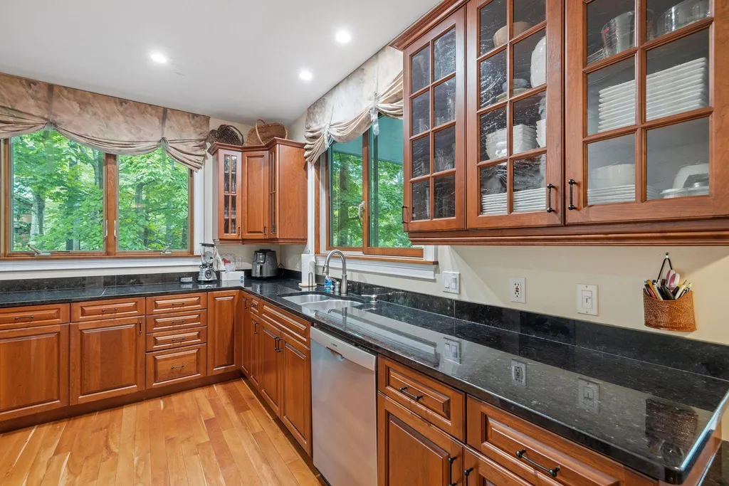 27 Bridgeview Road Lincoln NH 03251