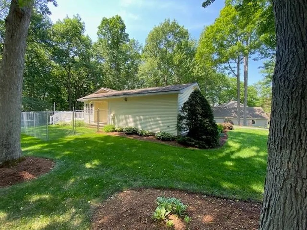 62 Briar Lane Essex Junction VT 05452