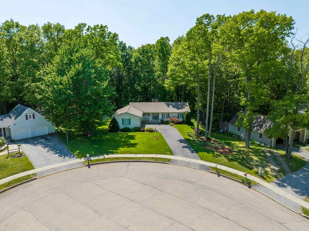 62 Briar Lane Essex Junction VT 05452