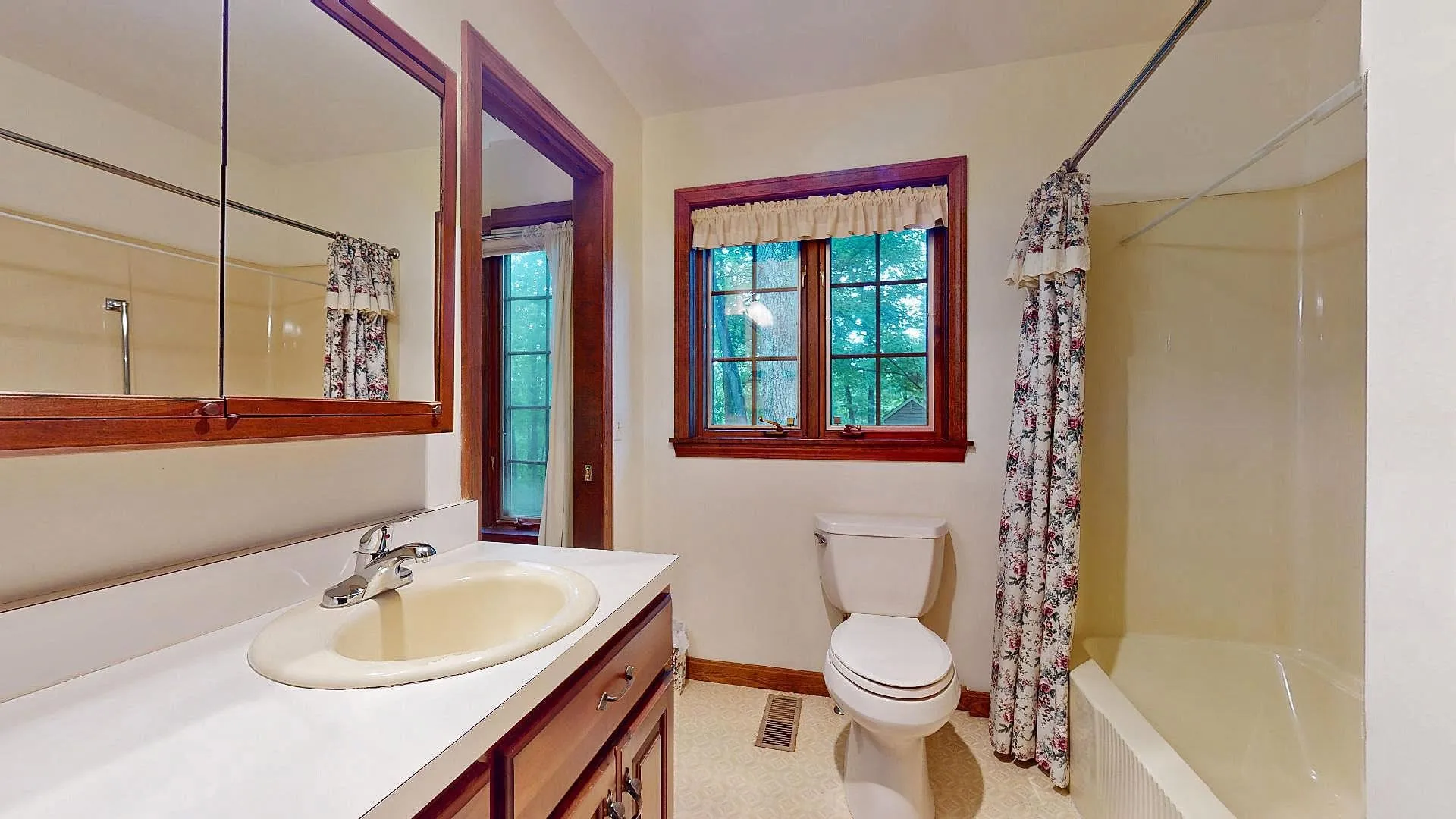 62 Briar Lane Essex Junction VT 05452