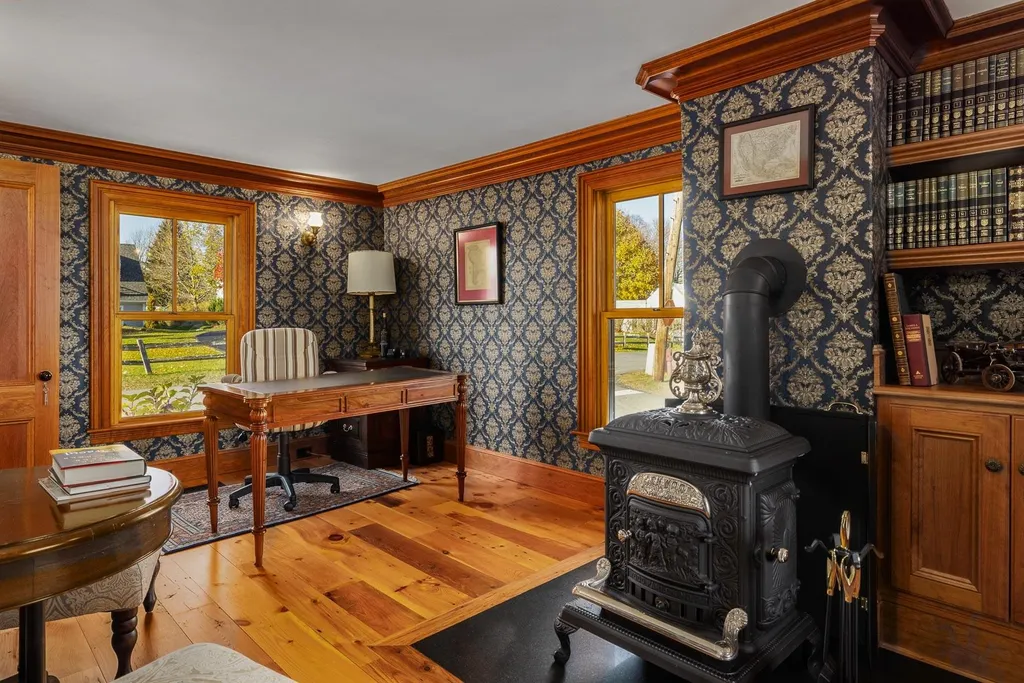 39 Wentworth Road New Castle NH 03854