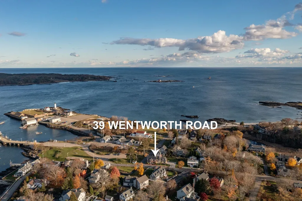 39 Wentworth Road New Castle NH 03854