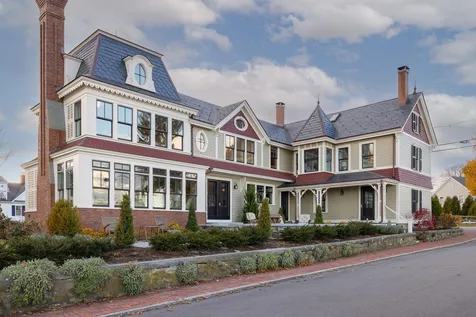 39 Wentworth Road New Castle NH 03854