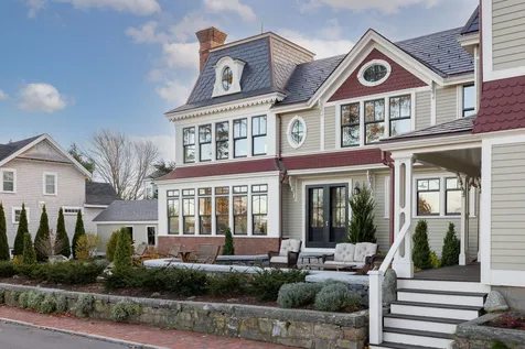 39 Wentworth Road New Castle NH 03854