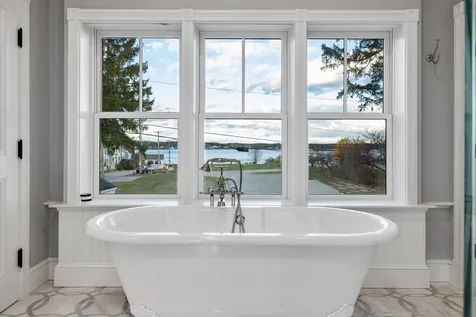39 Wentworth Road New Castle NH 03854