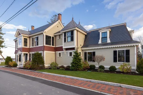 39 Wentworth Road New Castle NH 03854
