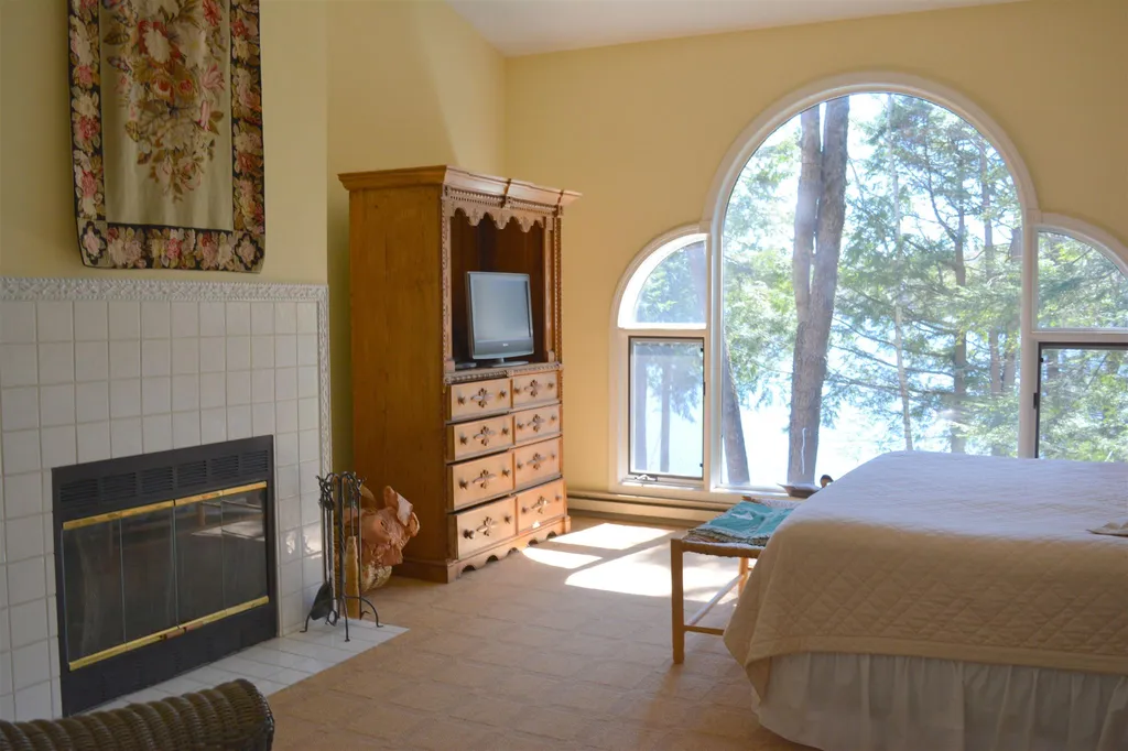 15 Sunset Walk Enfield NH 03748