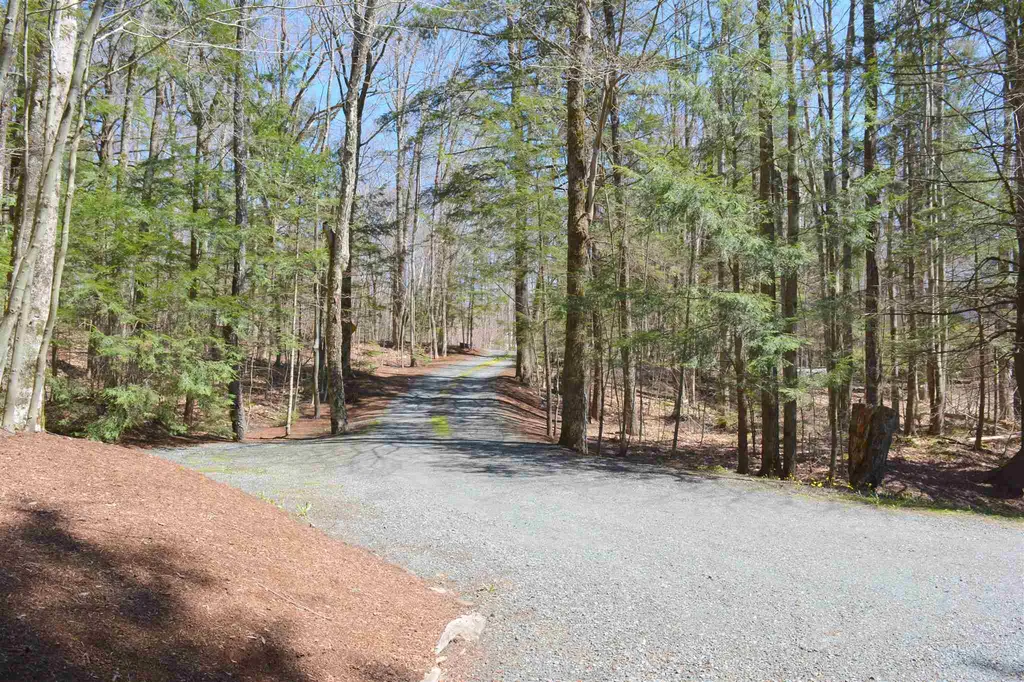 15 Sunset Walk Enfield NH 03748