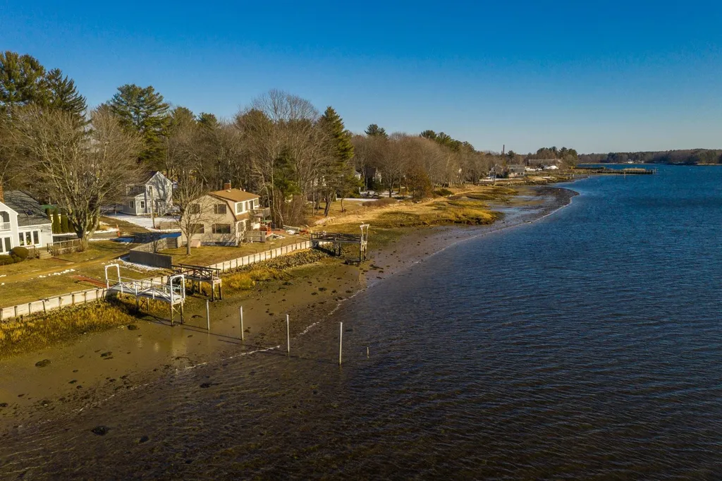 61 Boston Harbor Road Dover NH 03820