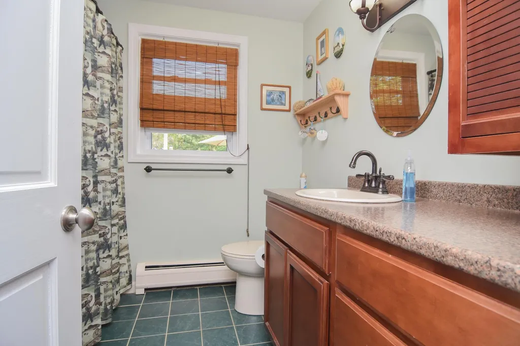 12 Carolyn Place Weare NH 03281