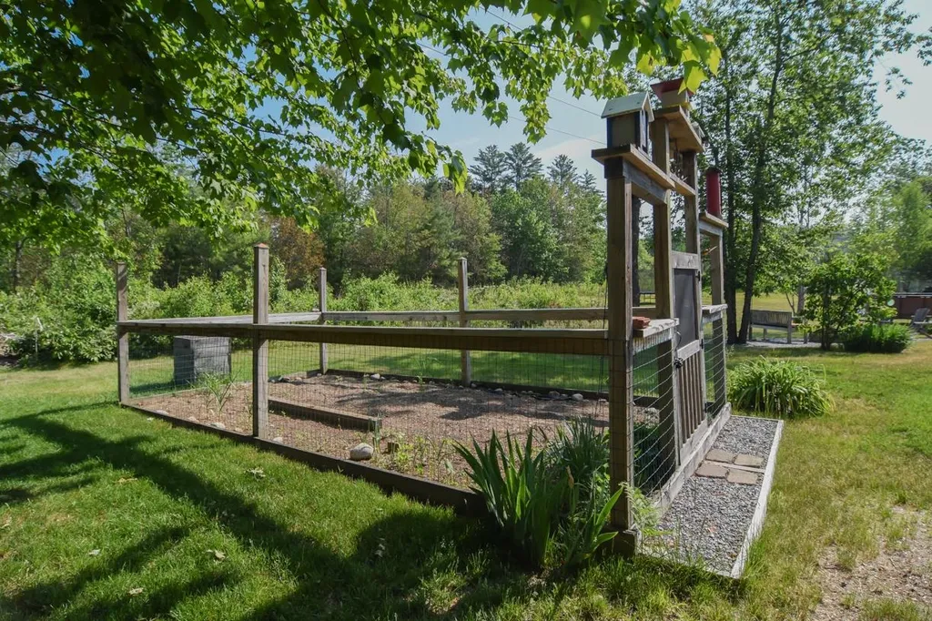 12 Carolyn Place Weare NH 03281