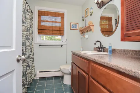 12 Carolyn Place Weare NH 03281