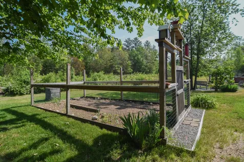 12 Carolyn Place Weare NH 03281