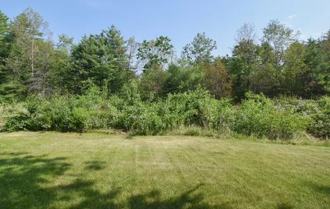 12 Carolyn Place Weare NH 03281