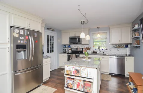12 Carolyn Place Weare NH 03281