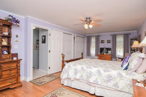 12 Carolyn Place Weare NH 03281