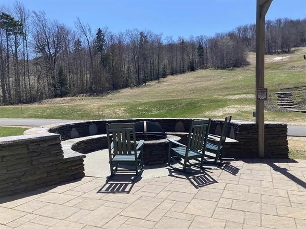 303 Qtr 2 89 Grand Summit Road Dover VT 05356