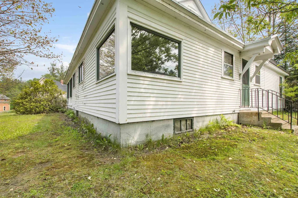 57 Prospect Street Lancaster NH 03584