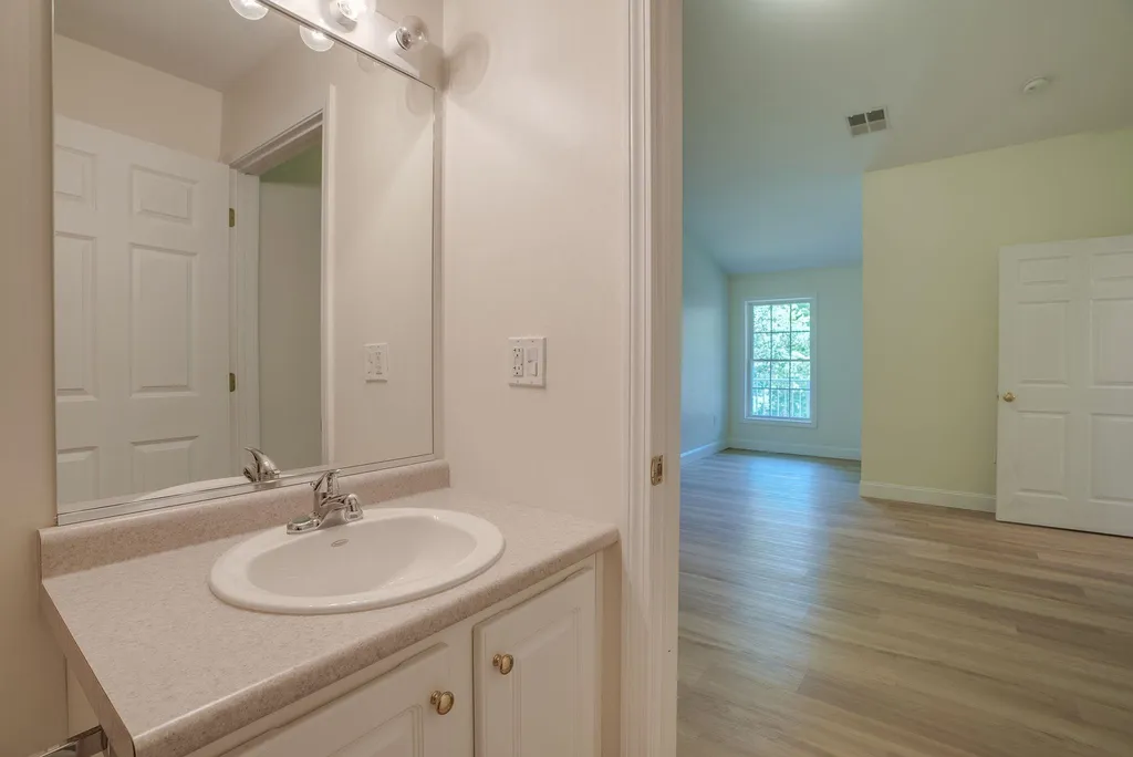 59 Cluff Road Salem NH 03079