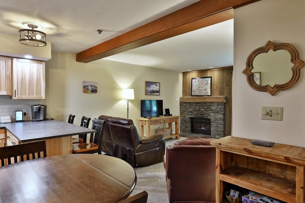 37 Gateway Court Mendon VT 05701