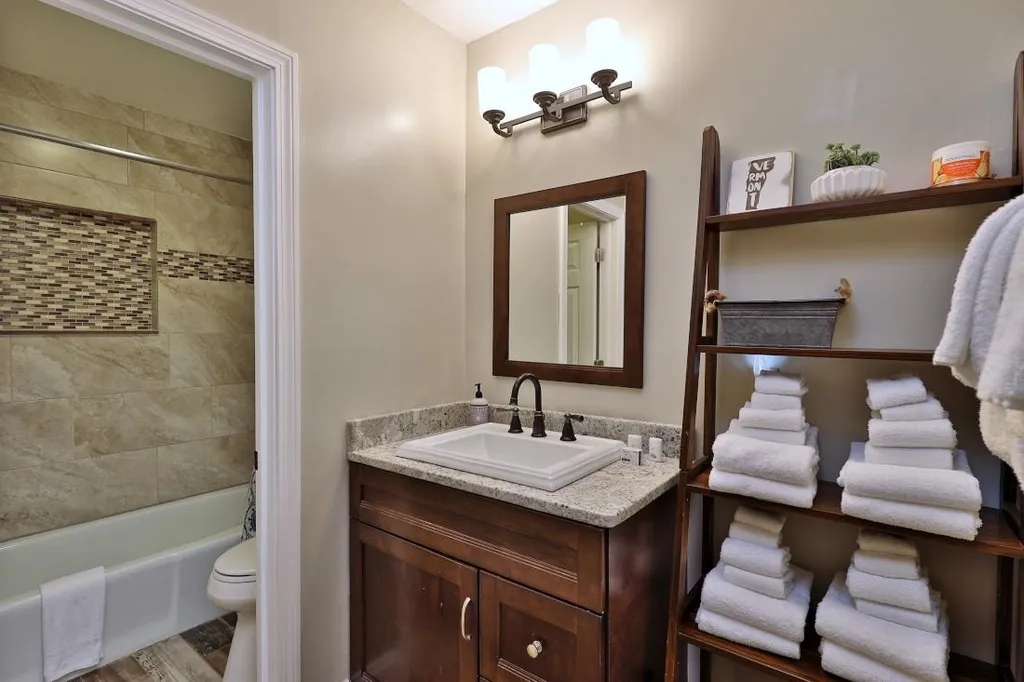 37 Gateway Court Mendon VT 05701