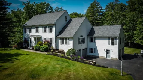 3 Janet Lane Newton NH 03858