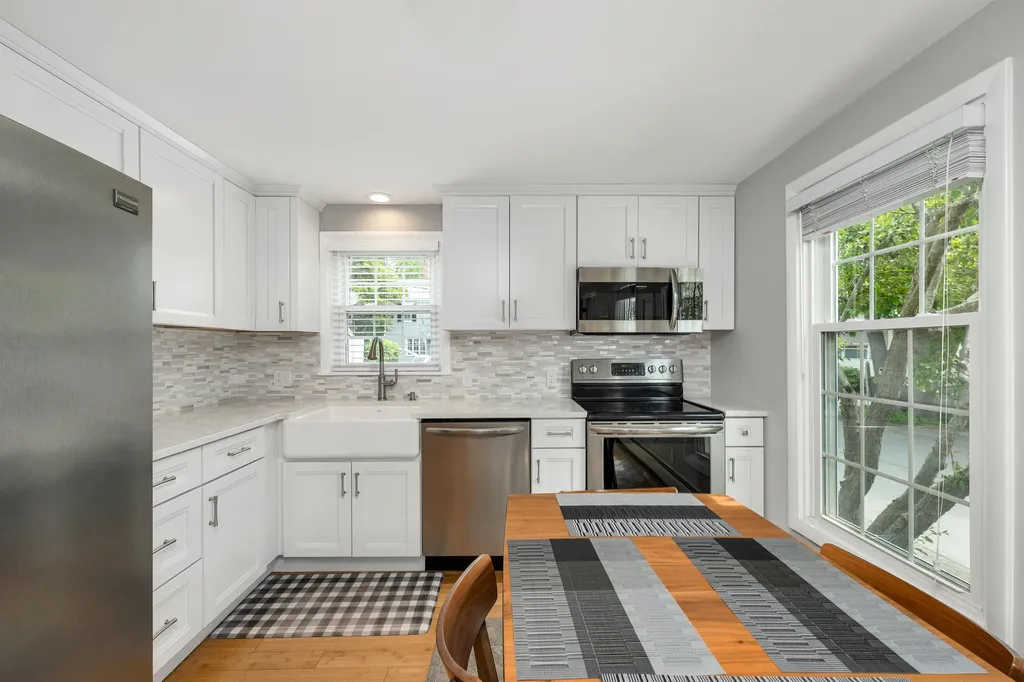 29 Lake Street Wolfeboro NH 03894