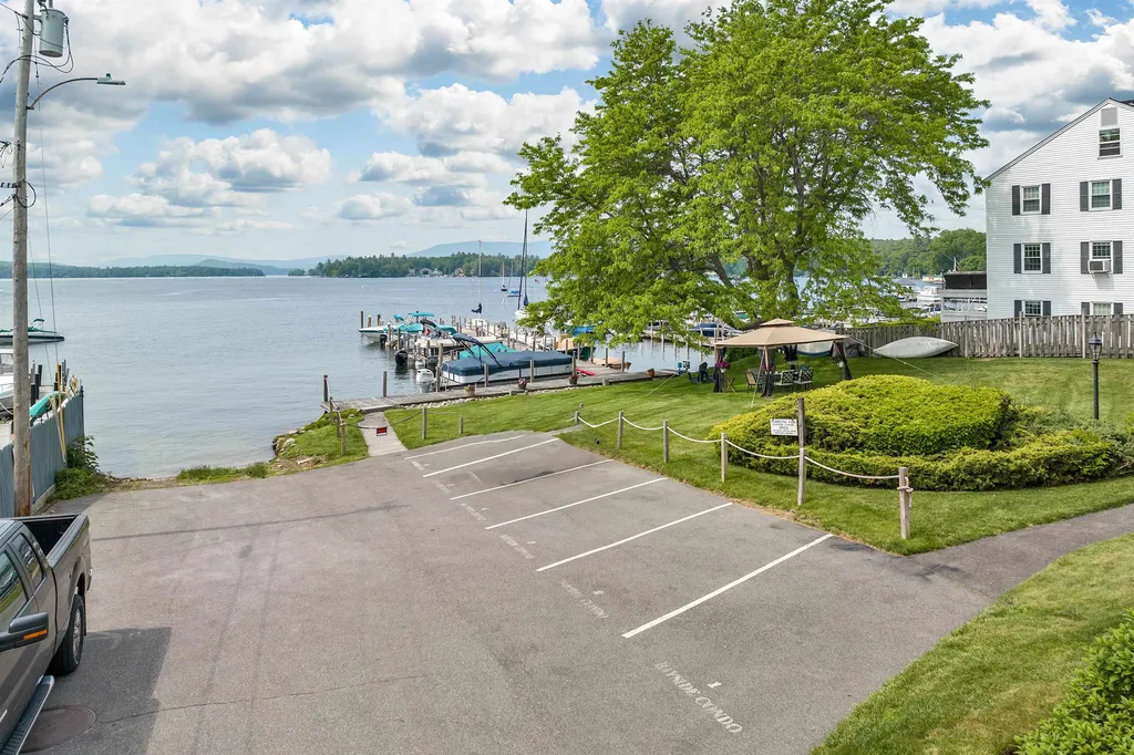 29 Lake Street Wolfeboro NH 03894