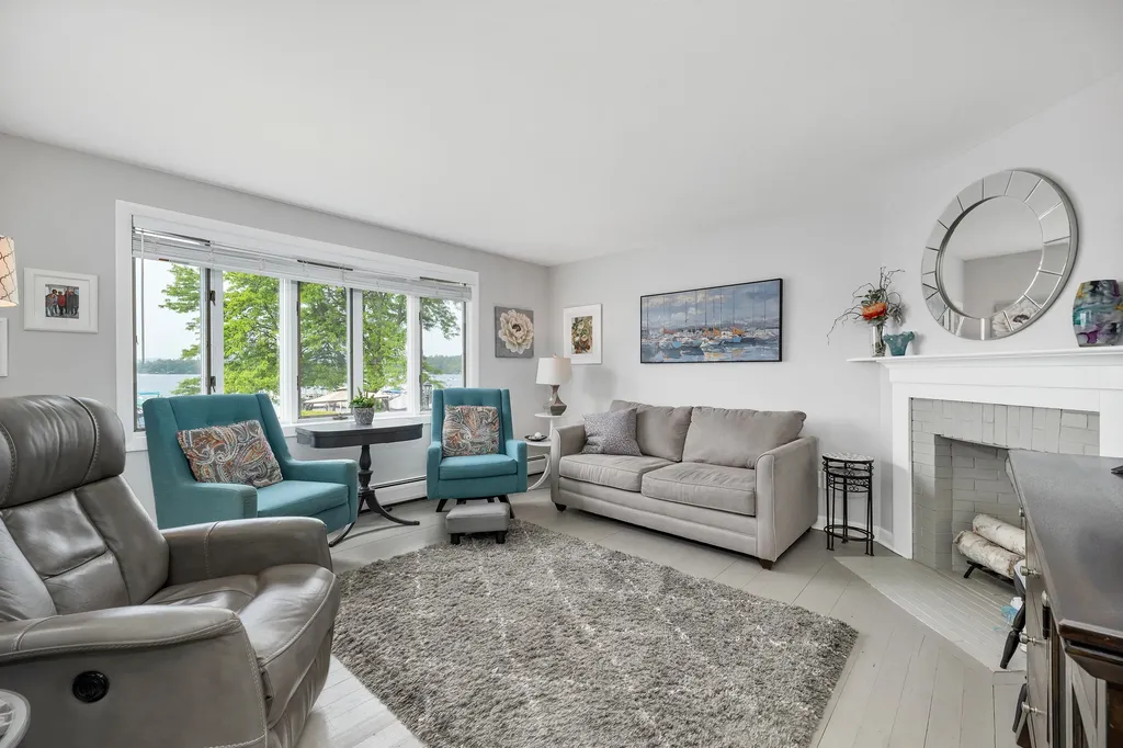 29 Lake Street Wolfeboro NH 03894