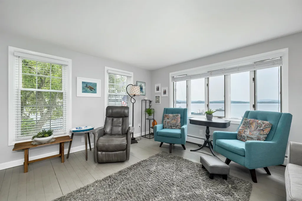 29 Lake Street Wolfeboro NH 03894