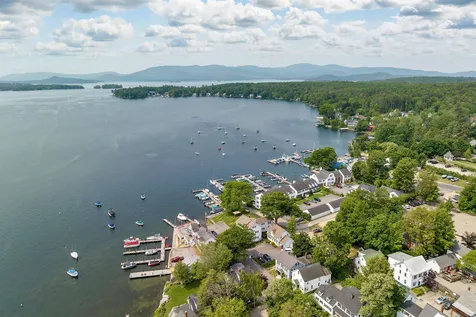 29 Lake Street Wolfeboro NH 03894
