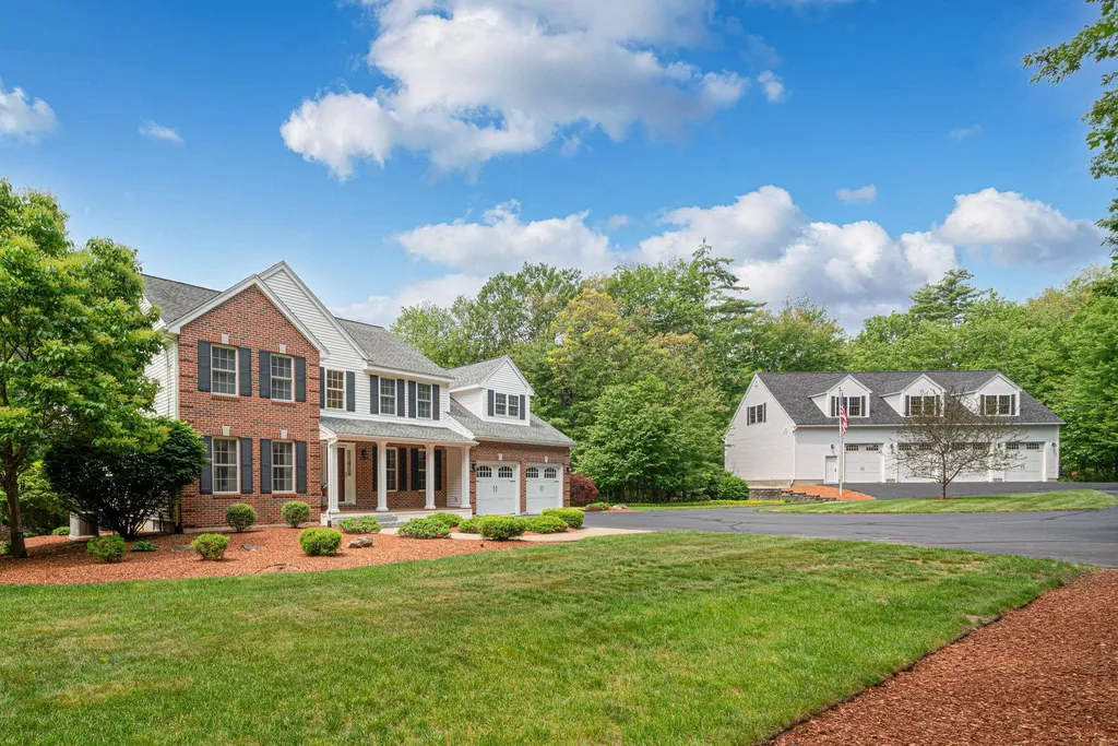 36 Averill Road Brookline NH 03033