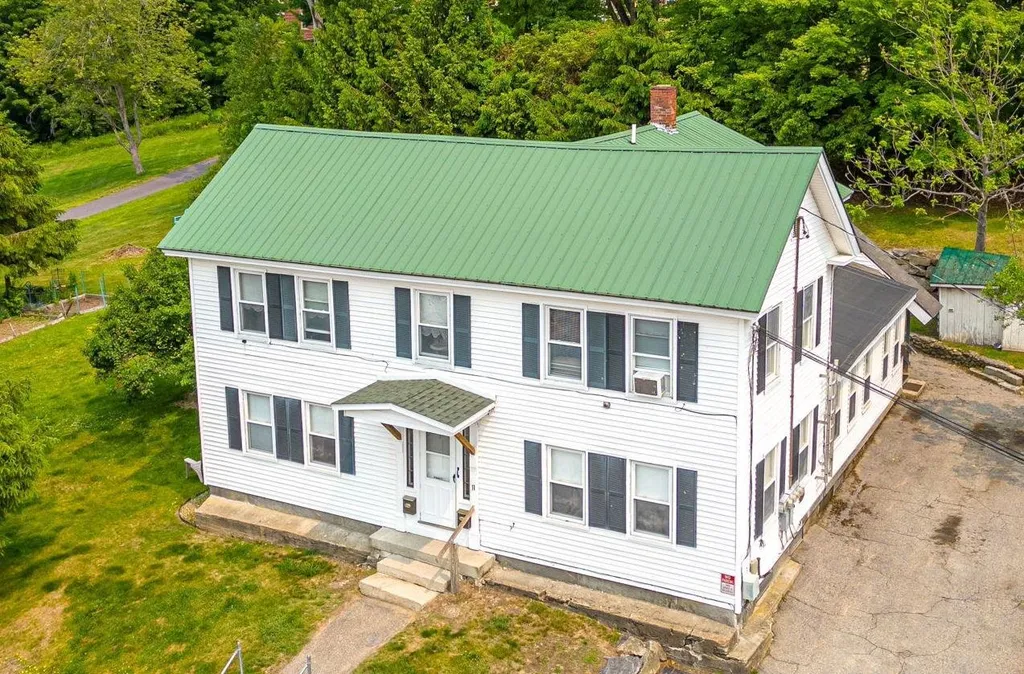 11 Academy Street Tilton NH 03276