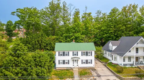 11 Academy Street Tilton NH 03276