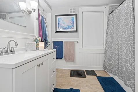 11 Academy Street Tilton NH 03276