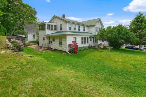 11 Academy Street Tilton NH 03276